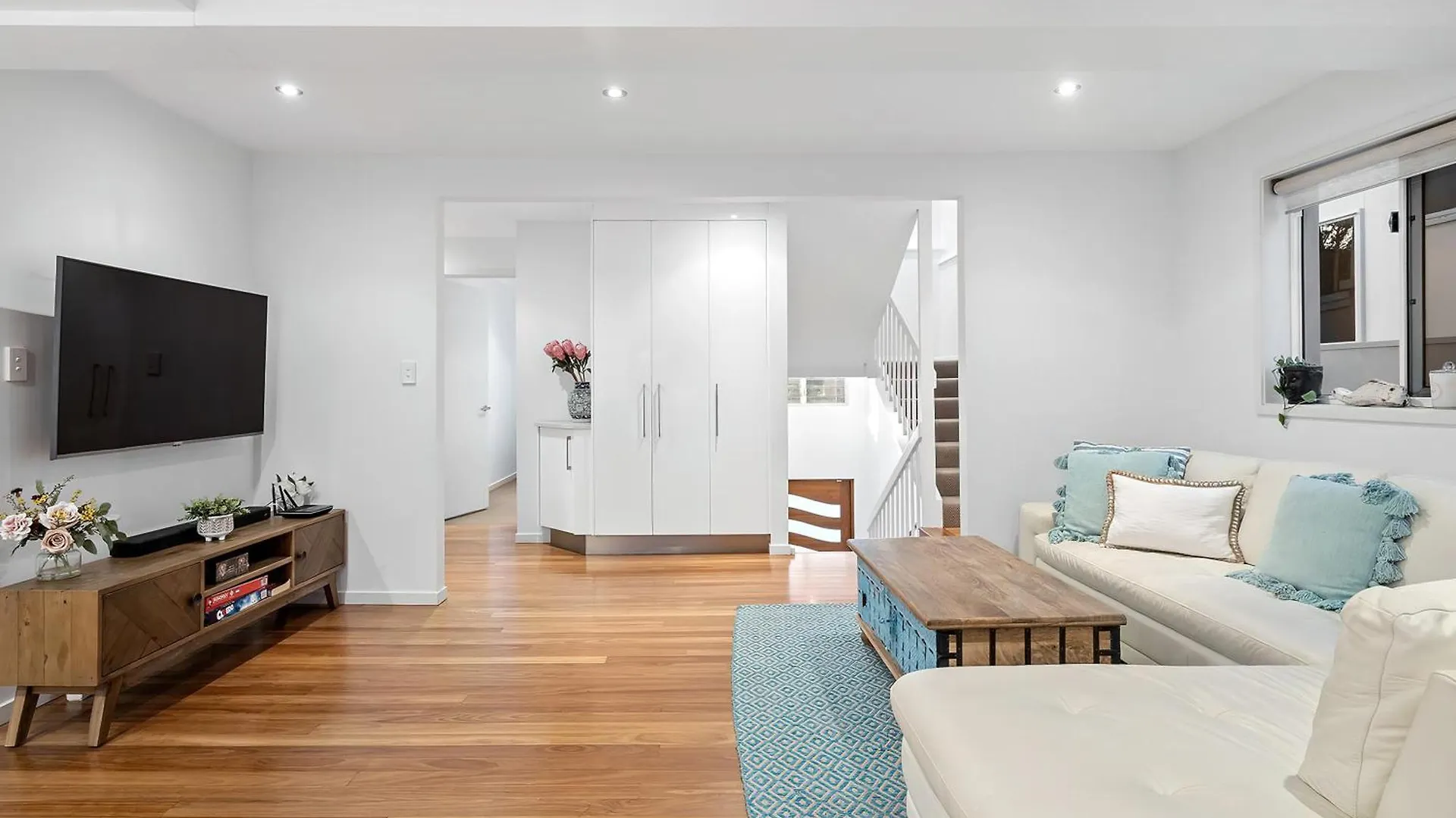 Pool Side Luxury Pet Friendly - Walk To The Beach Alexandra Headland 0*,  Australia