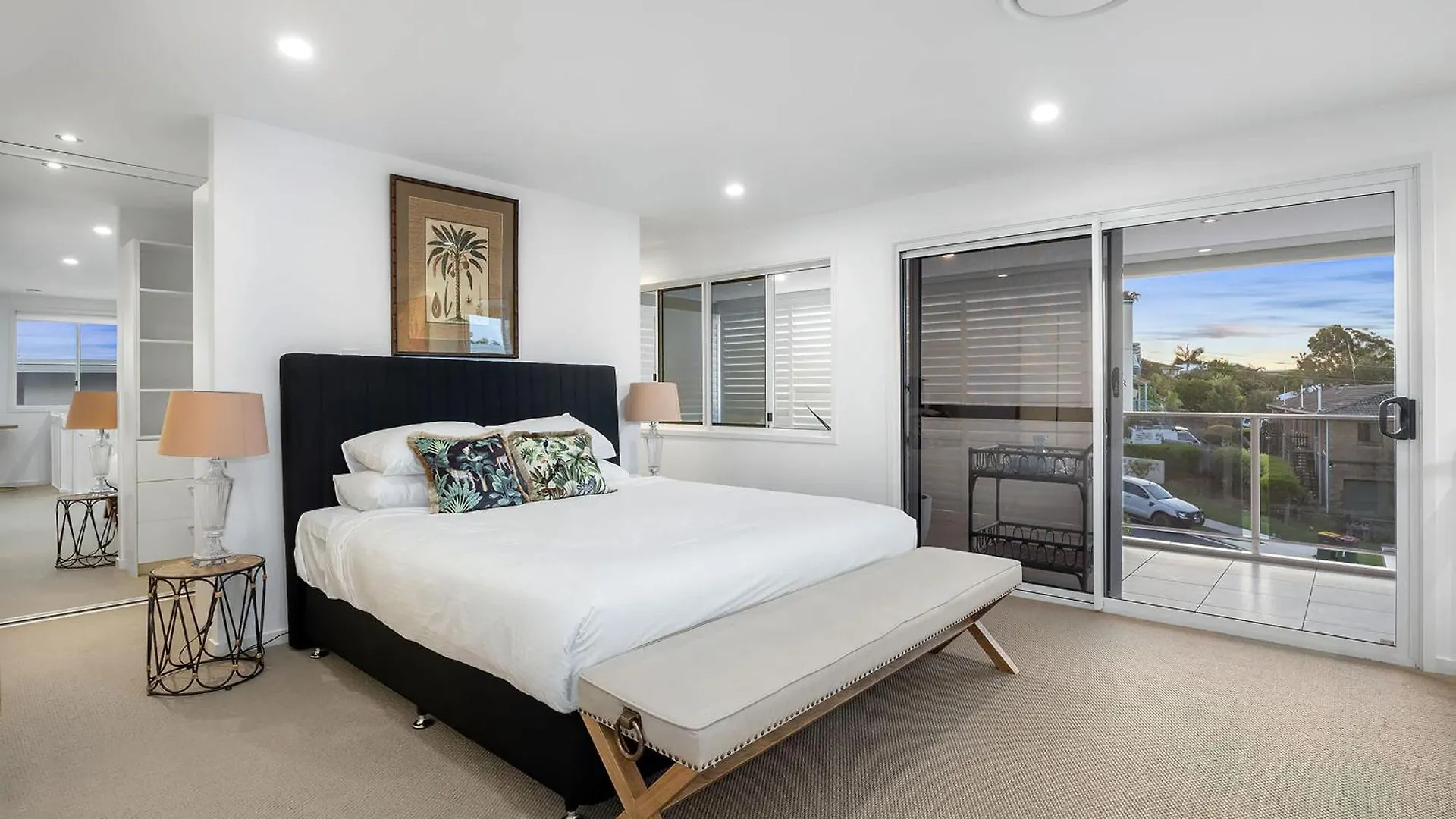Holiday home Pool Side Luxury Pet Friendly - Walk To The Beach Alexandra Headland