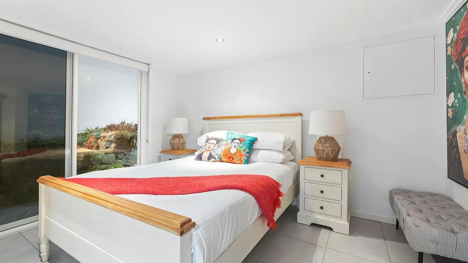 Holiday home Pool Side Luxury Pet Friendly - Walk To The Beach Alexandra Headland